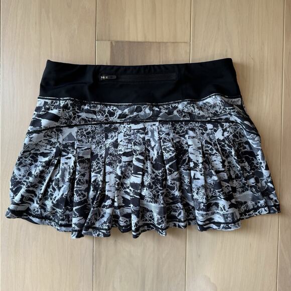Lululemon Circuit Breaker Skirt 4 White Black Sportswear Athleisure Tennis - Picture 2 of 7